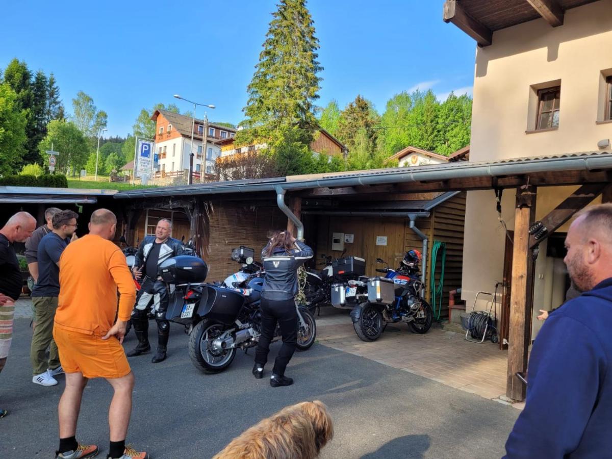 Pension Aura Spicak, Nektere Pokoje Se Saunou Železná Ruda Exterior foto